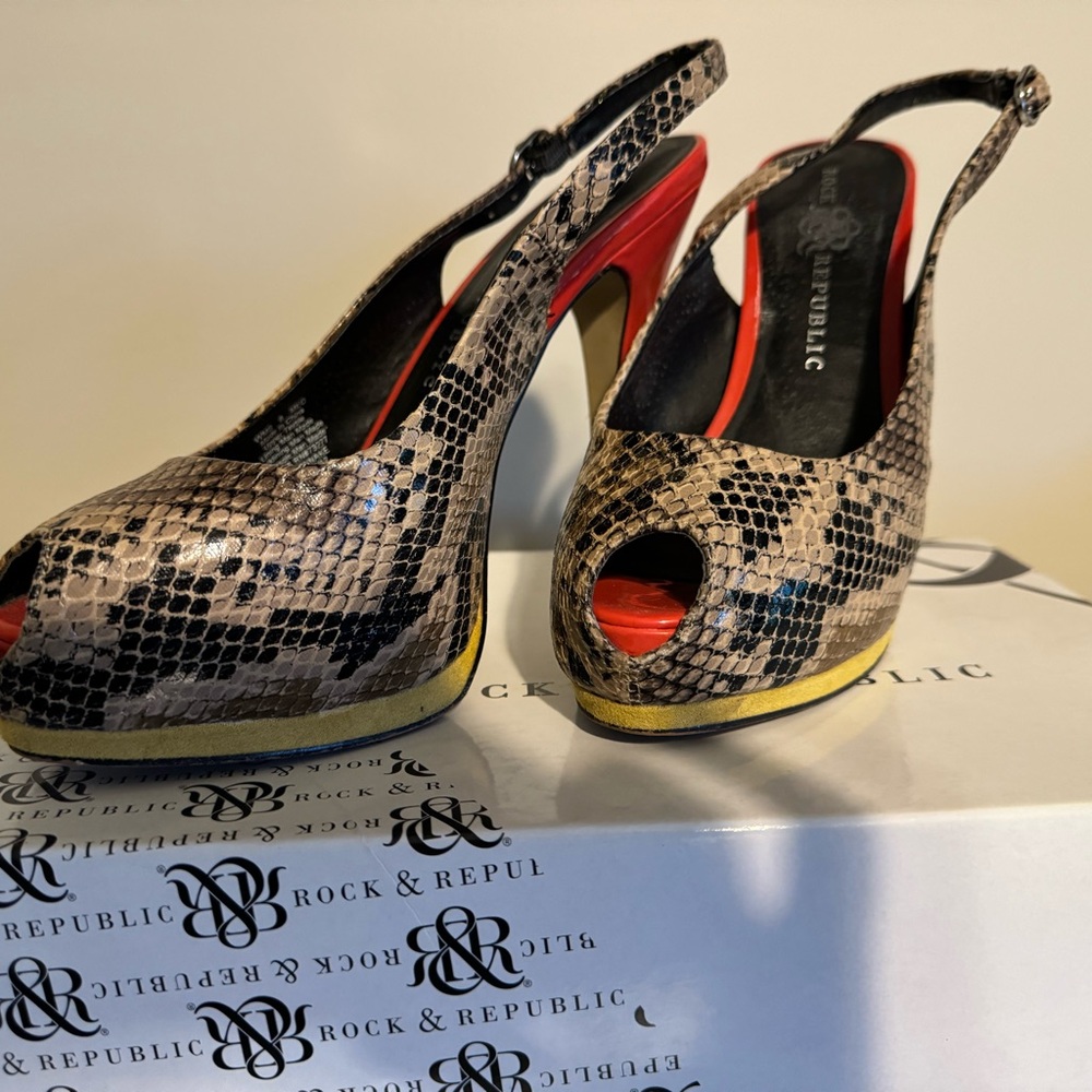 Rock & Republic Cruz Snake platform heels